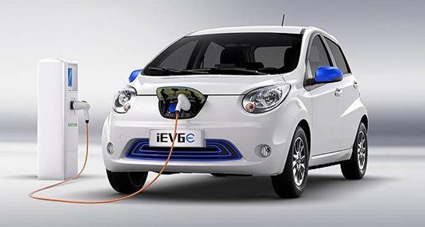 不懼補(bǔ)貼新政，綜合續(xù)航超300公里的微型電動(dòng)車強(qiáng)勢(shì)來(lái)襲